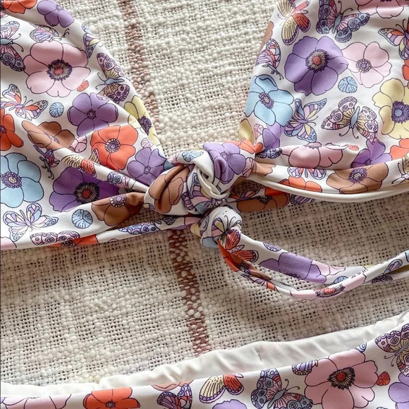 NEW! Retro Floral & Butterfly Print Knotted Halter Bikini Top - Picture 10 of 13